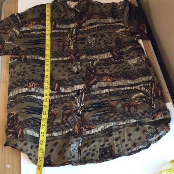 metro exspress womens button up shirt brown size Medium silk animal print safari - Picture 9 of 11